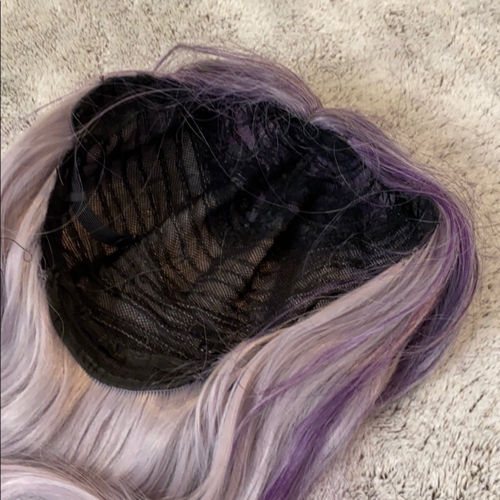 Wig - Picture 2 of 2
